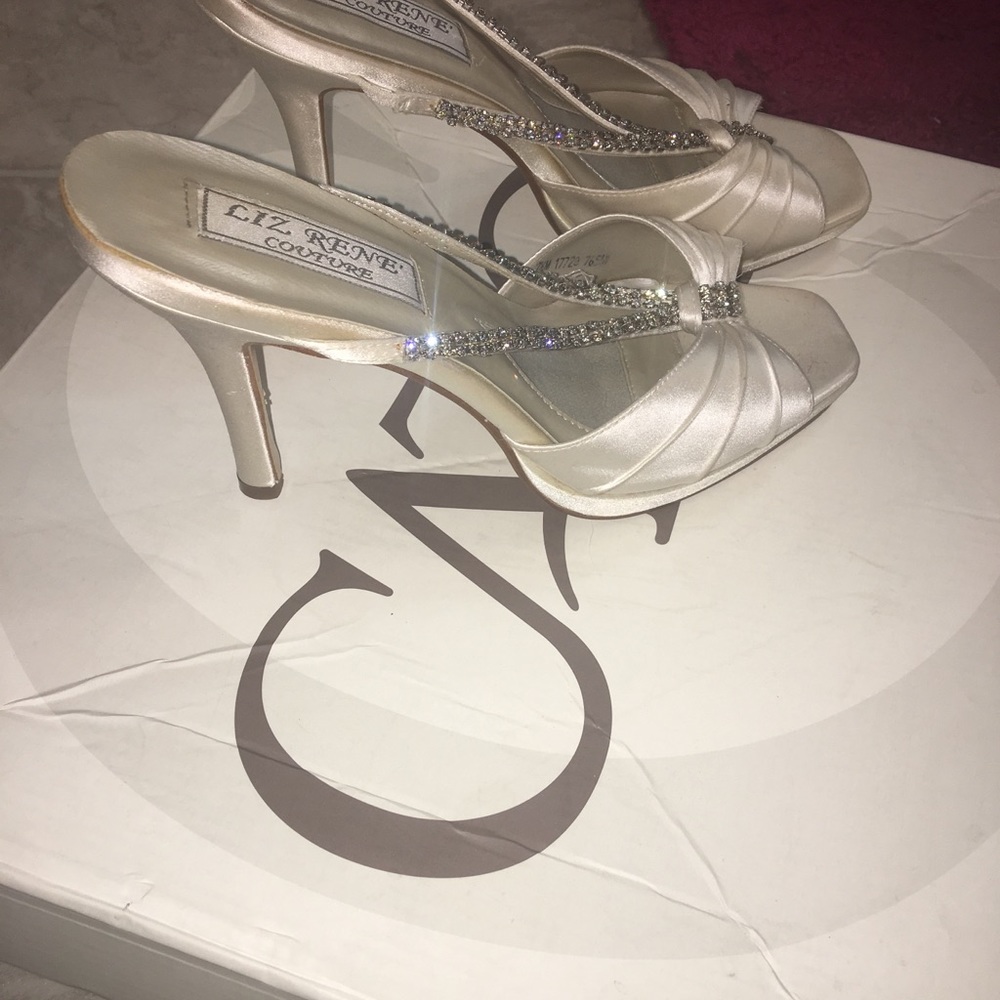 Elegant open tool heels